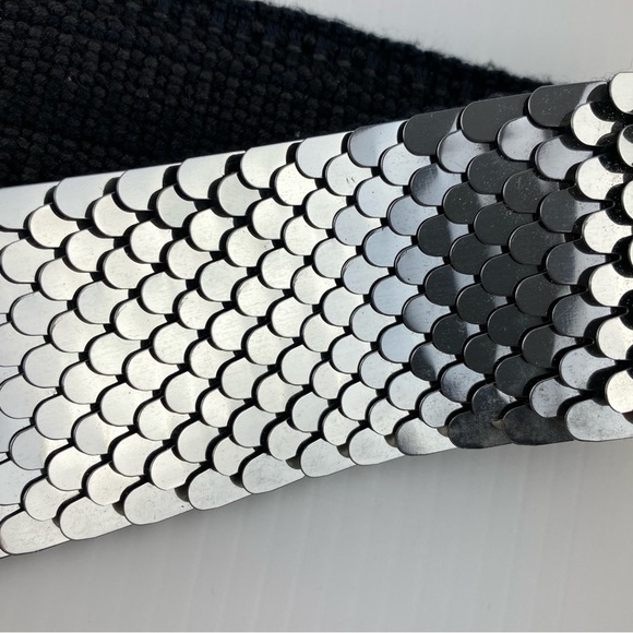 Vintage Metallic Stretch Belt Scales and Shell Clasp Silver Colour - Picture 5 of 8